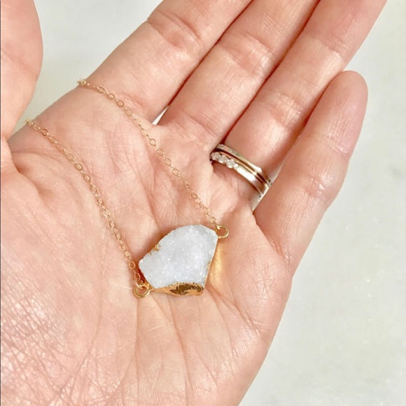 DRUZY Quartz Freeform Necklace (J8) - Picture 3 of 5